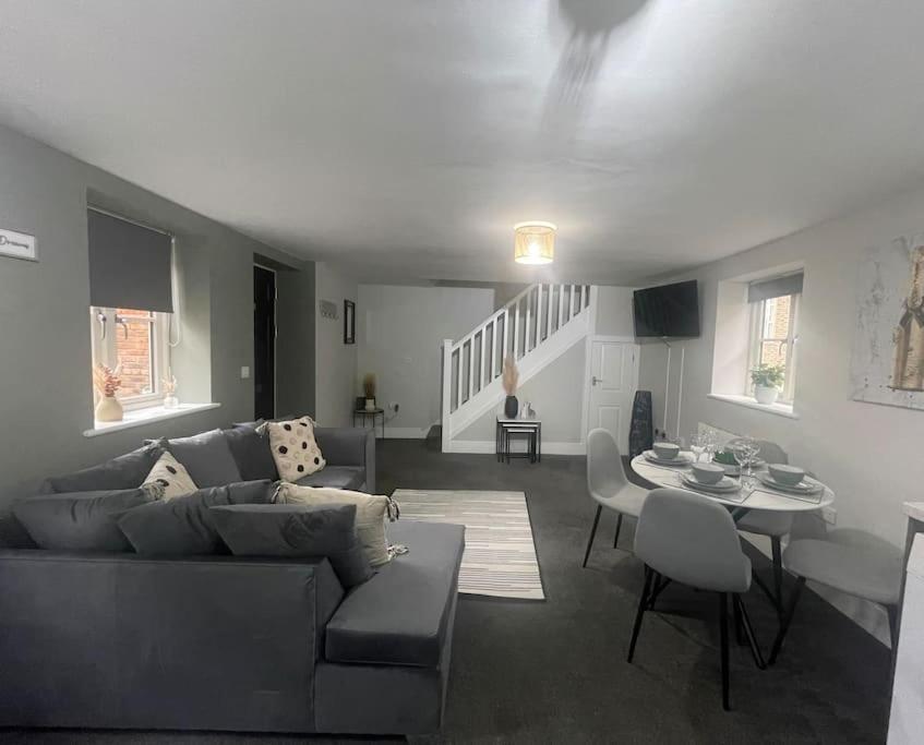 Cedar House - 2 Bed House With Free Parking In Town Centre! By Shortstays4U King's Lynn Luaran gambar