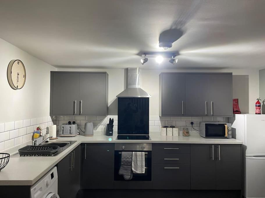 Cedar House - 2 Bed House With Free Parking In Town Centre! By Shortstays4U King's Lynn Luaran gambar